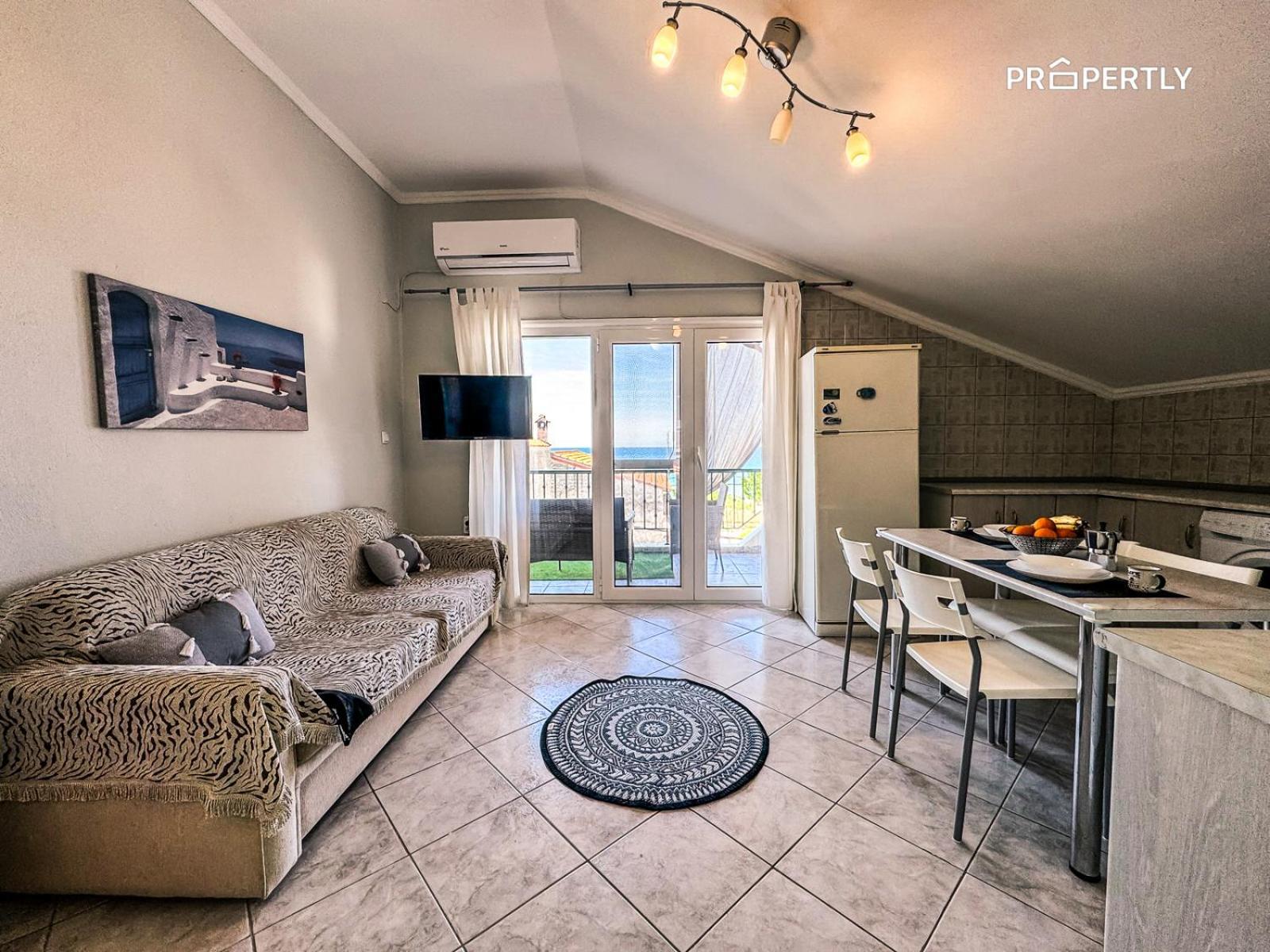 Sofia's Seafront House Apartment Vergia
